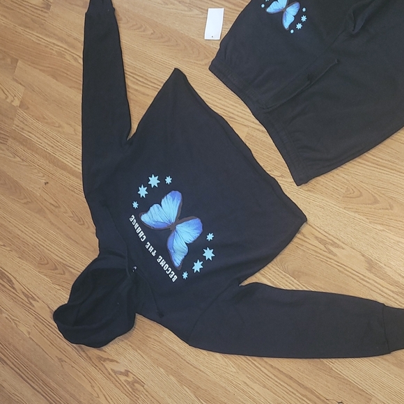 New MIGHT FINE "Become the Change" crop top lightweight sweatsuit sizes MD and L - Picture 4 of 6